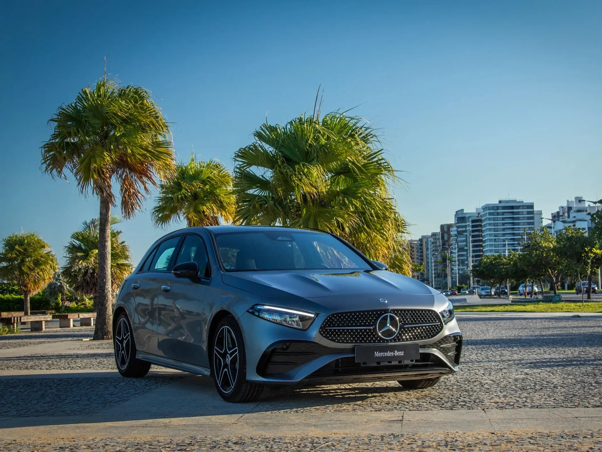 Mercedes-Benz — cuidado e manutenção para veículos a partir de 2013